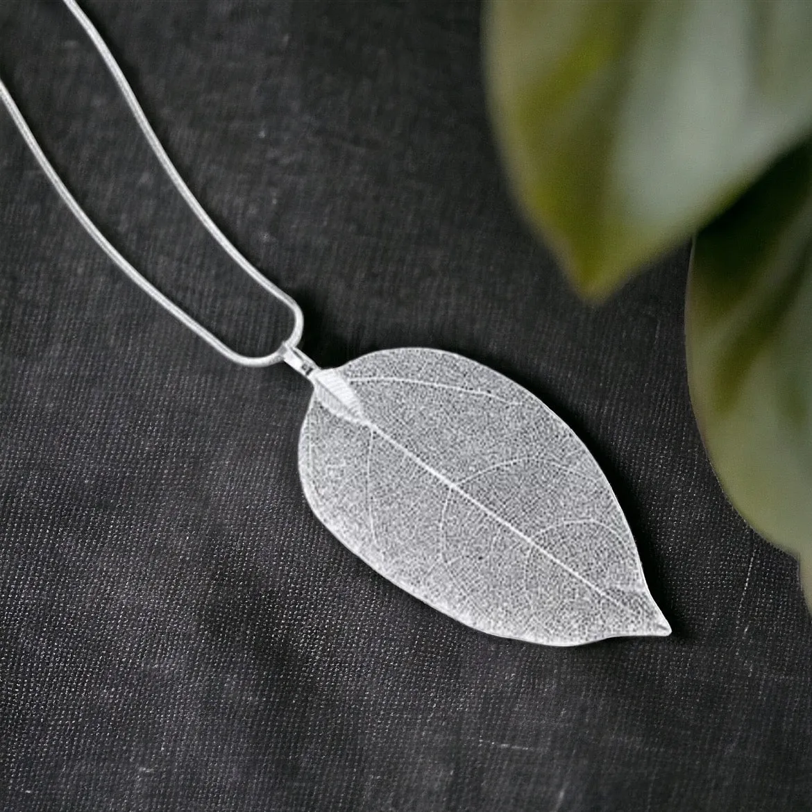 Beautiful Leaf Sweater Necklace