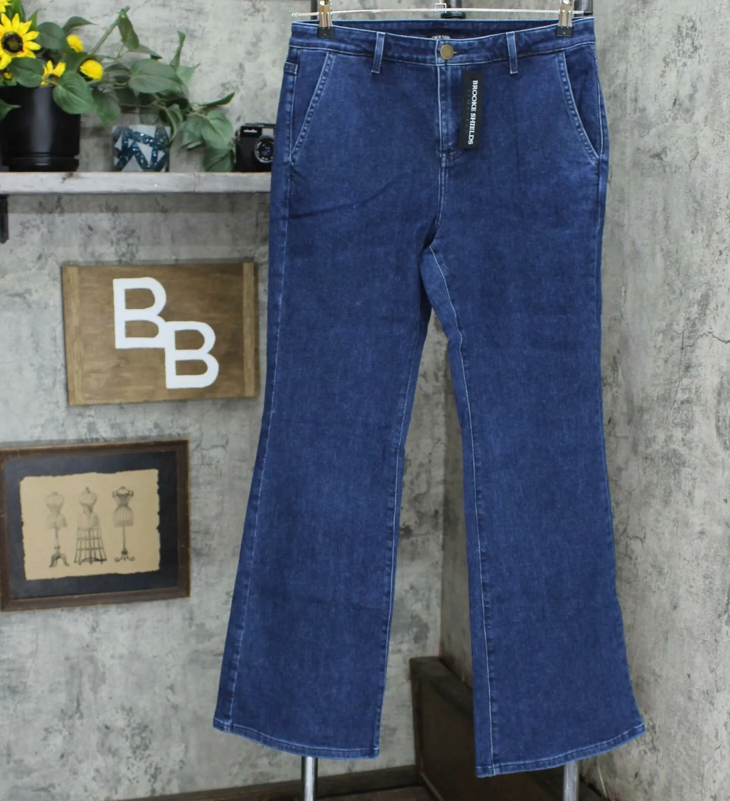 BROOKE SHIELDS Timeless Regular Flare Jeans