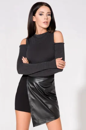 Chic Shoulder-Baring Knit Top with Trendy Half-Golf Neckline