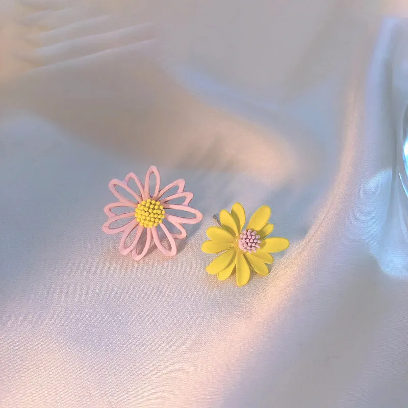 Girly heart small daisy earrings/small fresh and wild flower earrings