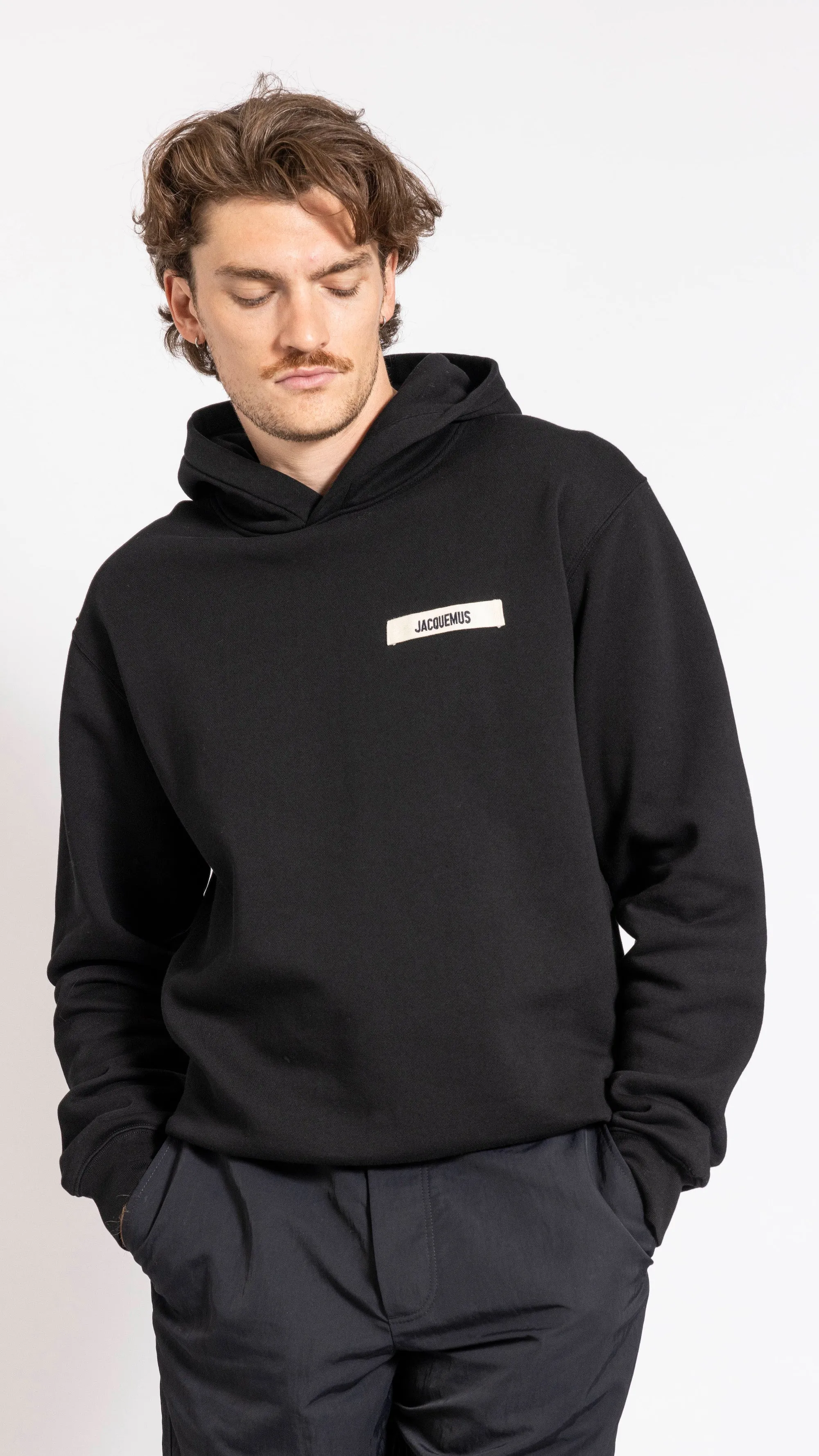 JACQUEMUS BLACK "LE HOODIE GROS GRAIN" HOODIE