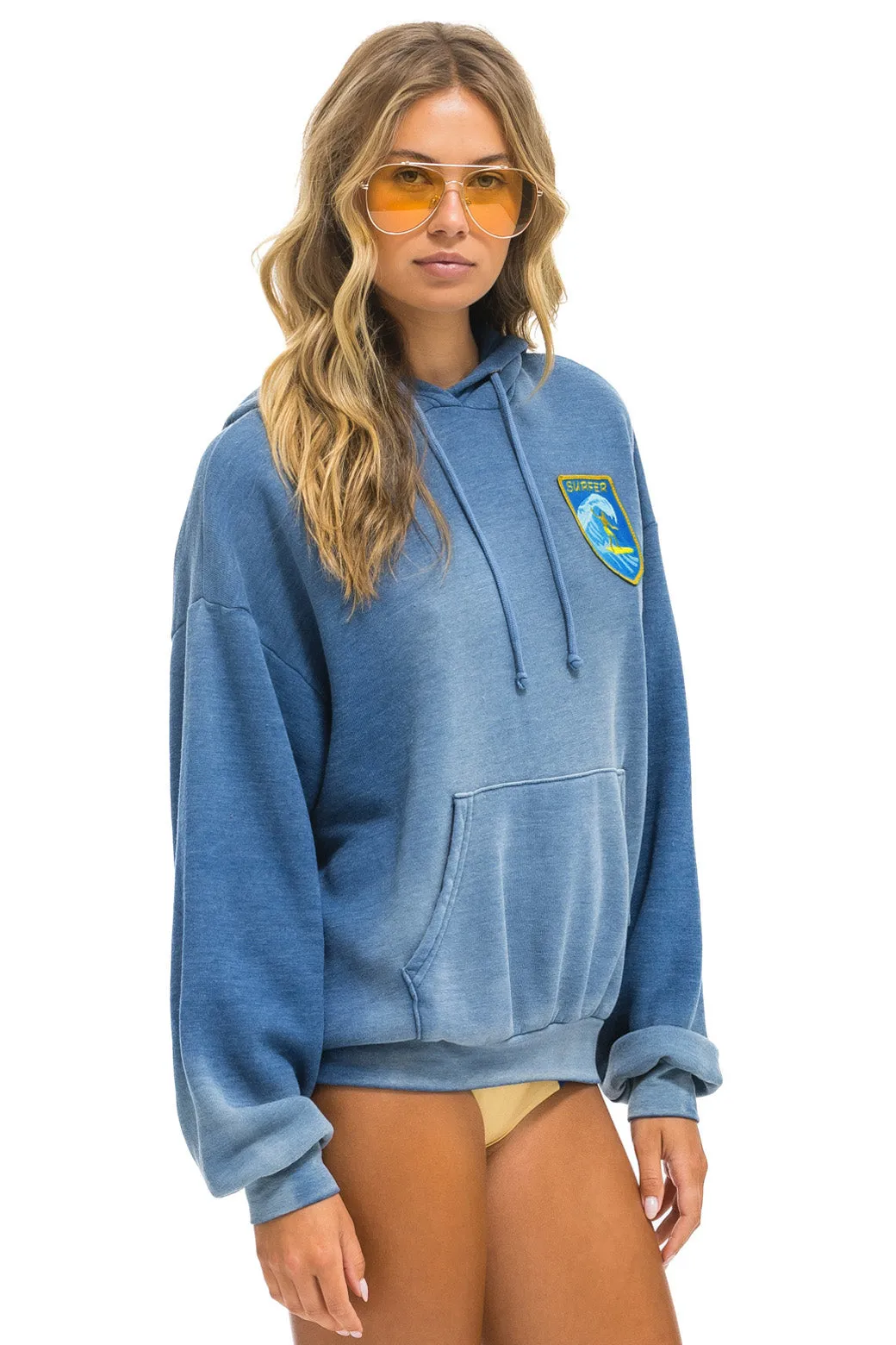 SURFER WAVE PATCH  PULLOVER RELAXED HOODIE - FADED WATER