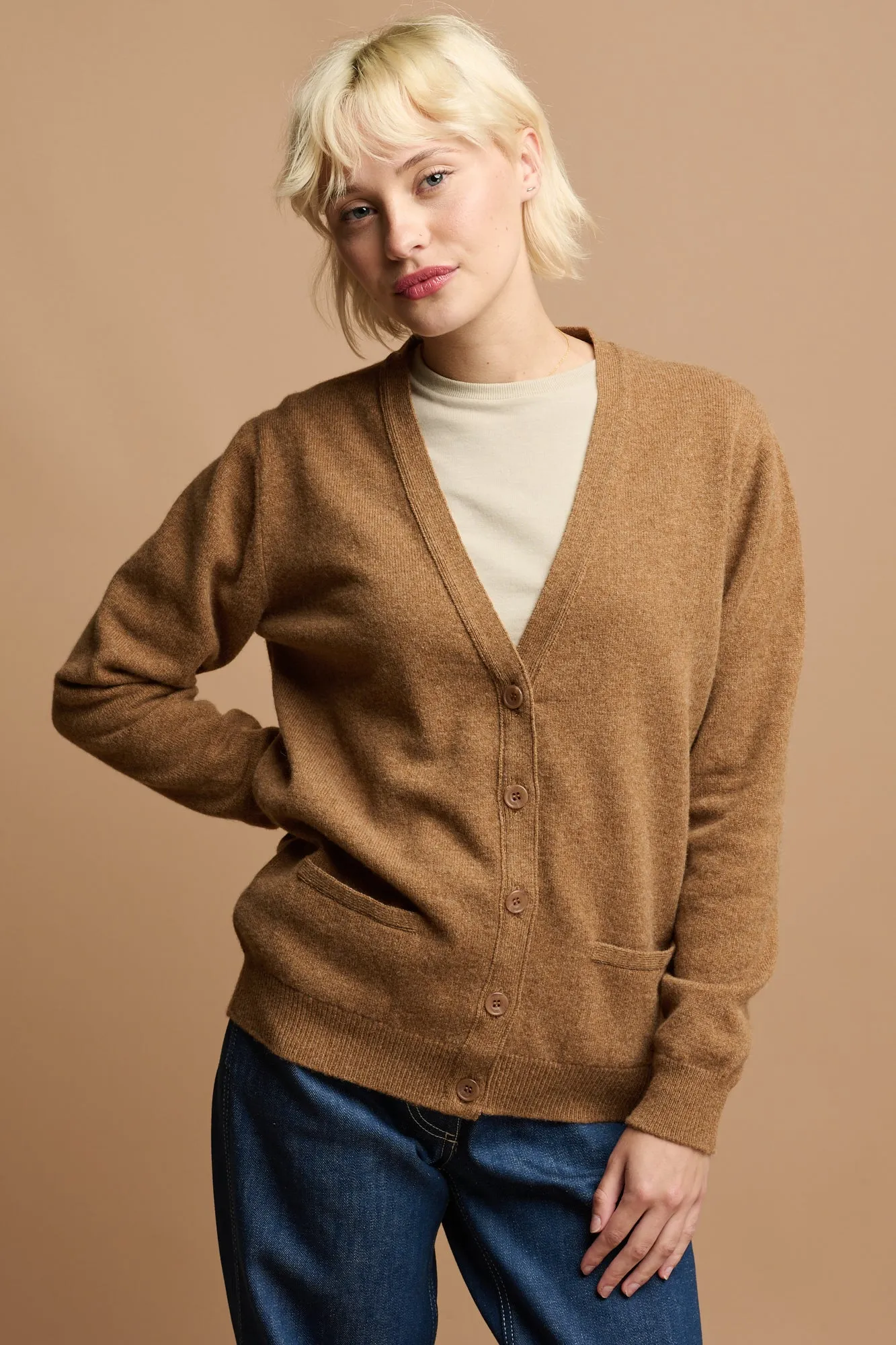 Women's Lambswool Cardigan - Dark Camel